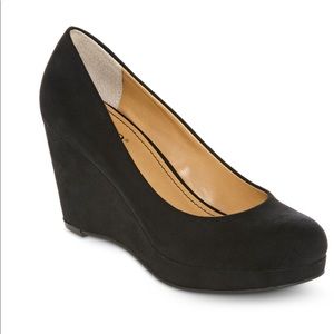 a.n.a® Kenny Wedge Pumps